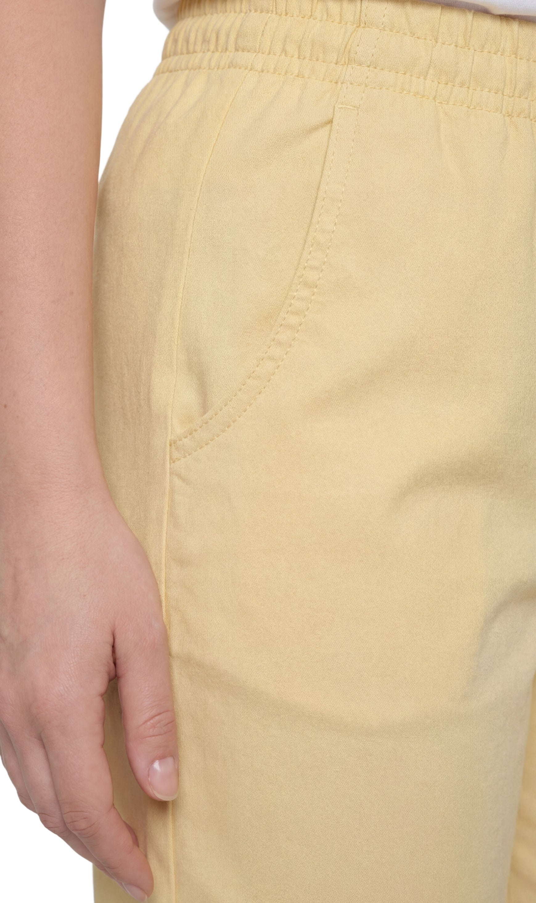 Turtle Bay New York Women's Easy Pull on Bermuda Shorts in Denim and Twill banana pocket